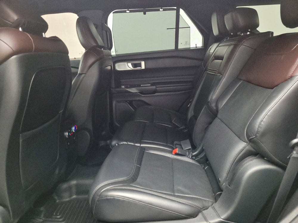 Used 2020 Ford Explorer Platinum w/ Premium Technology Package image 18