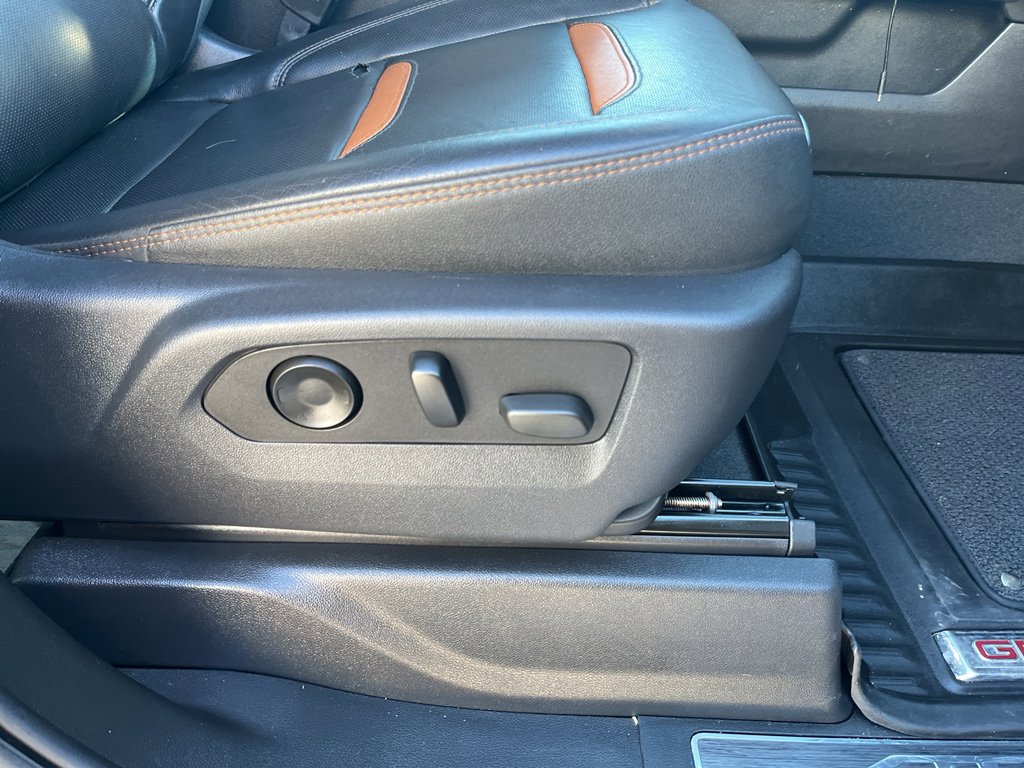 Used 2023 GMC Sierra 1500 AT4 w/ Technology Package image 32