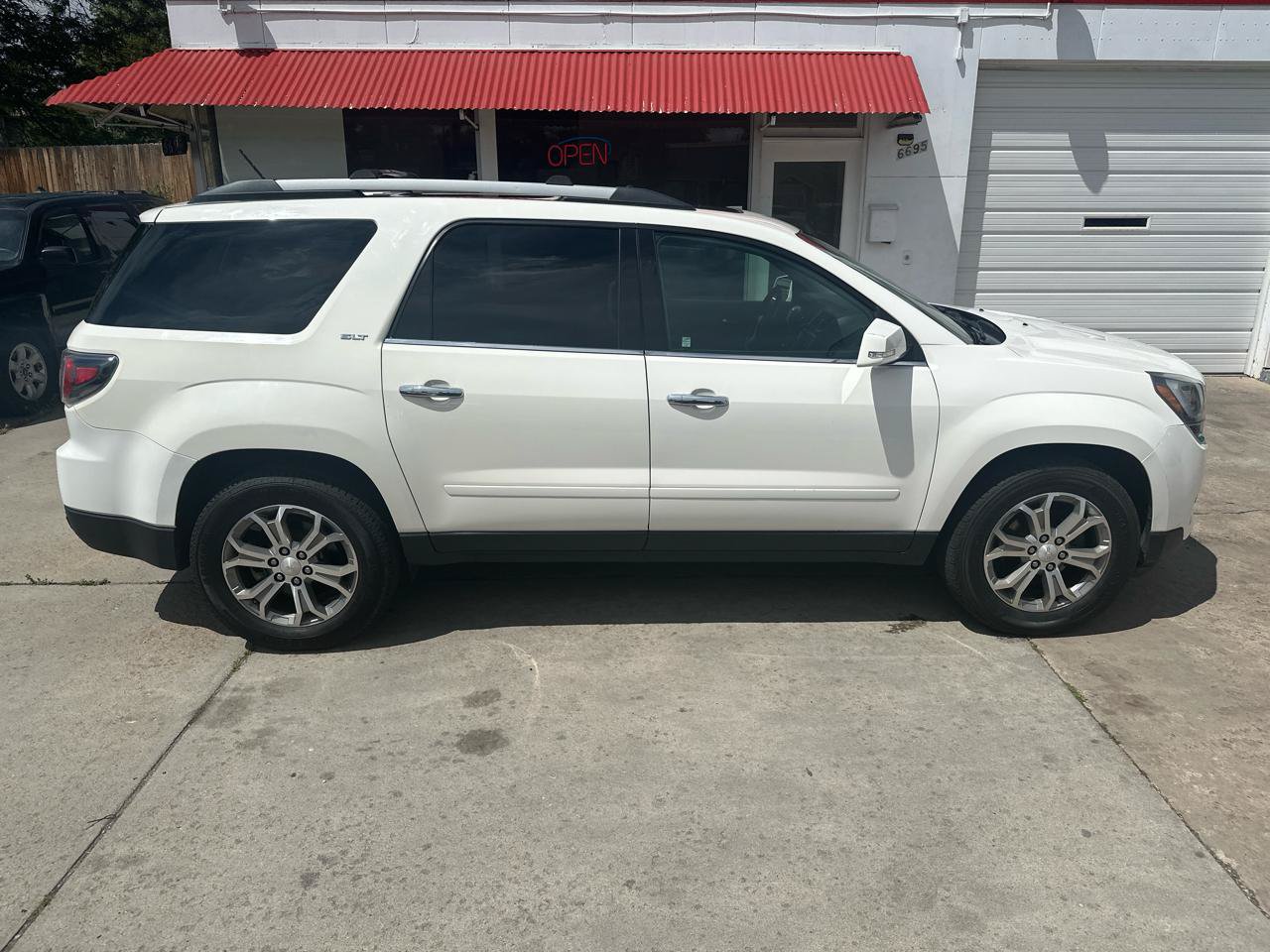Used 2015 GMC Acadia SLT AWD/4WD image 3