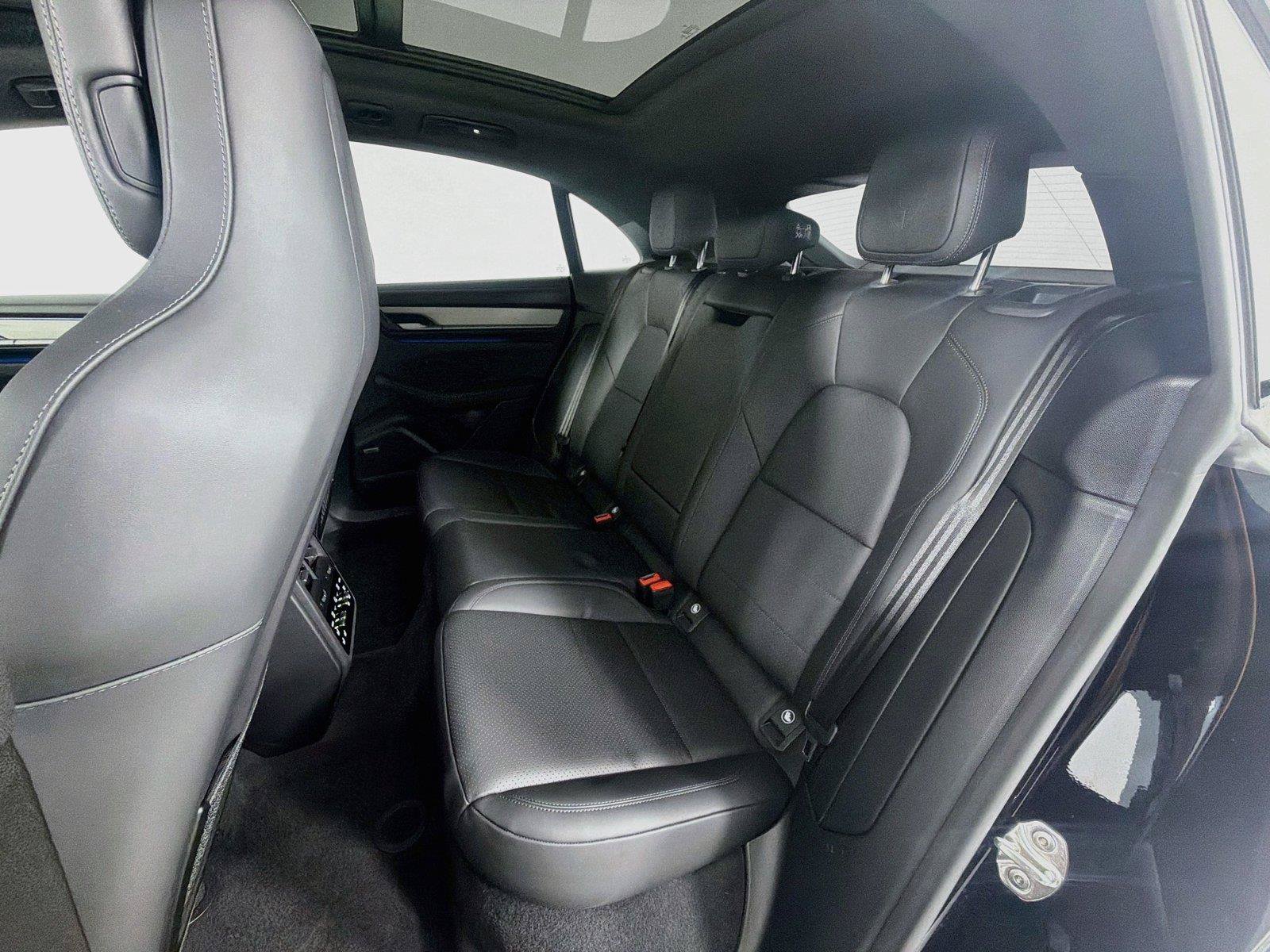 Certified 2025 Porsche Macan 4S Electric AWD/4WD image 23