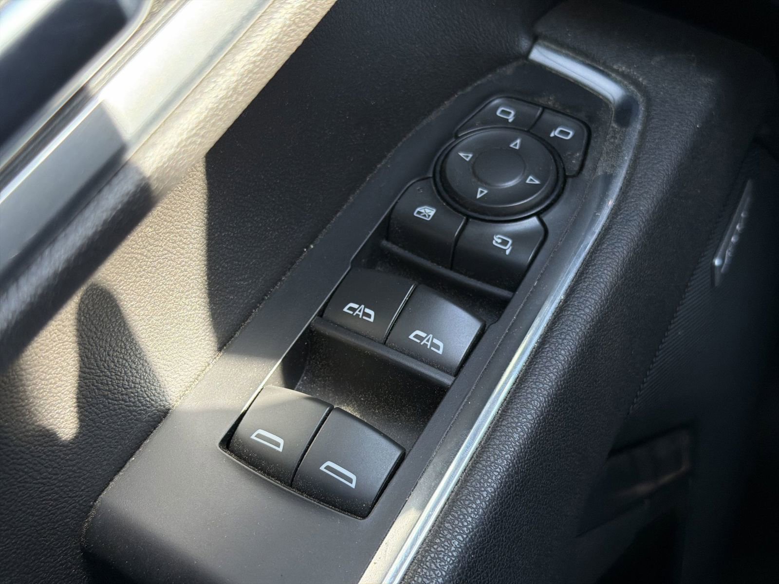 Used 2025 Chevrolet Silverado 1500 LTZ w/ LTZ Premium Package image 15