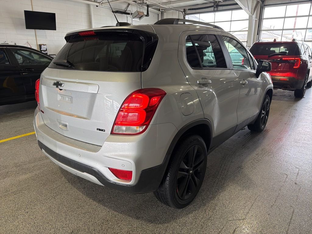 Used 2020 Chevrolet Trax LT w/ Redline Edition image 3