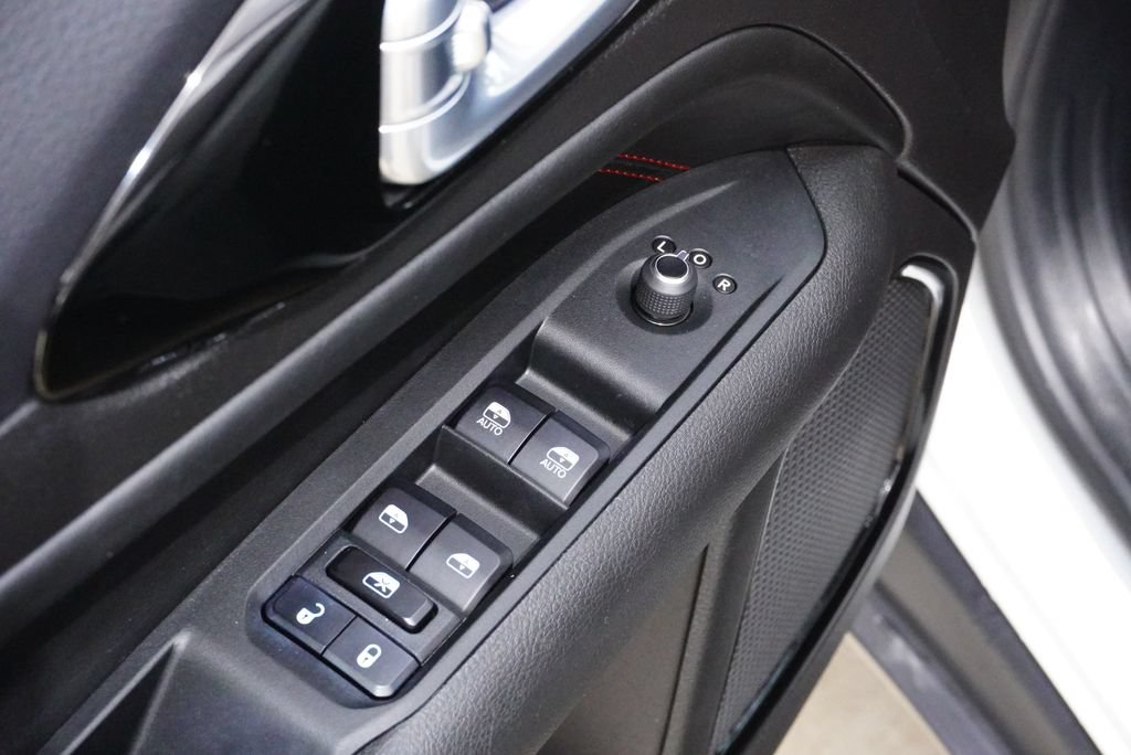 Used 2025 Jeep Compass Trailhawk w/ Trailhawk Elite Group AWD/4WD image 22