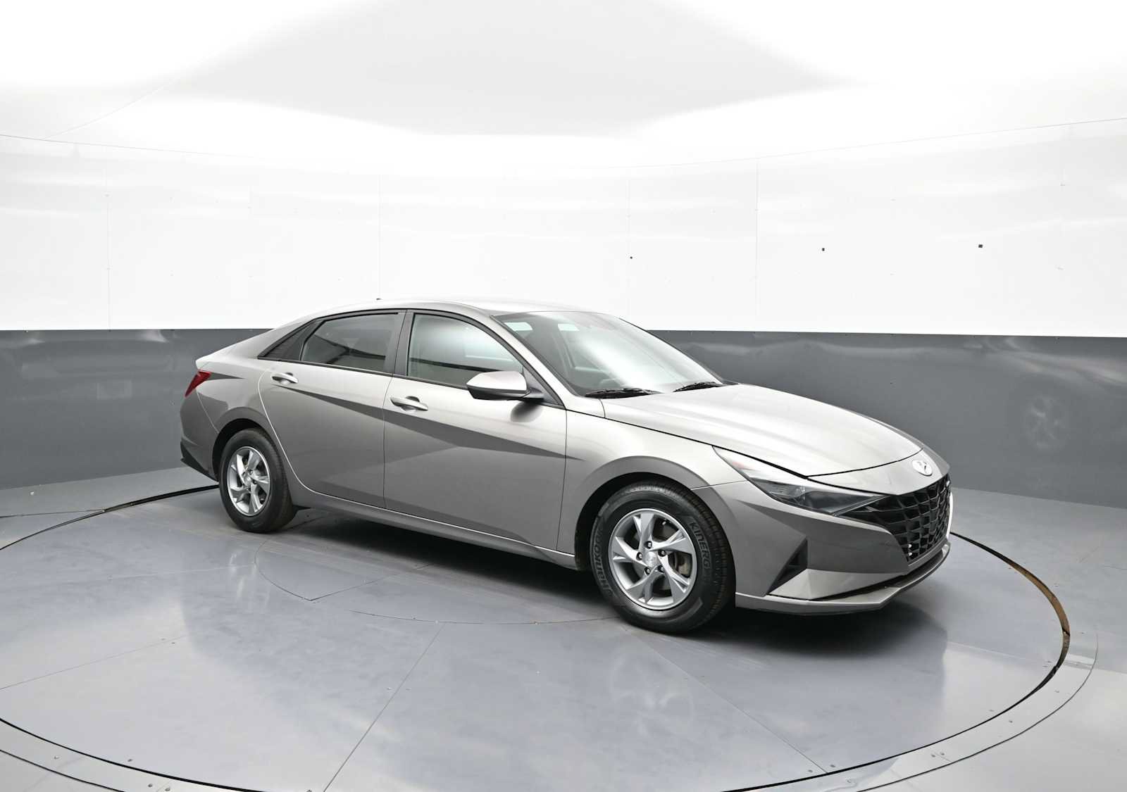 Certified 2023 Hyundai Elantra SE FWD image 4
