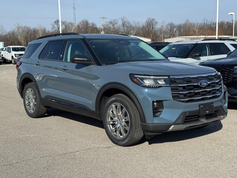 New 2026 Ford Explorer Active w/ Active Comfort Package image 2