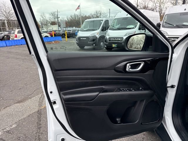 Used 2022 Jeep Compass Altitude image 32