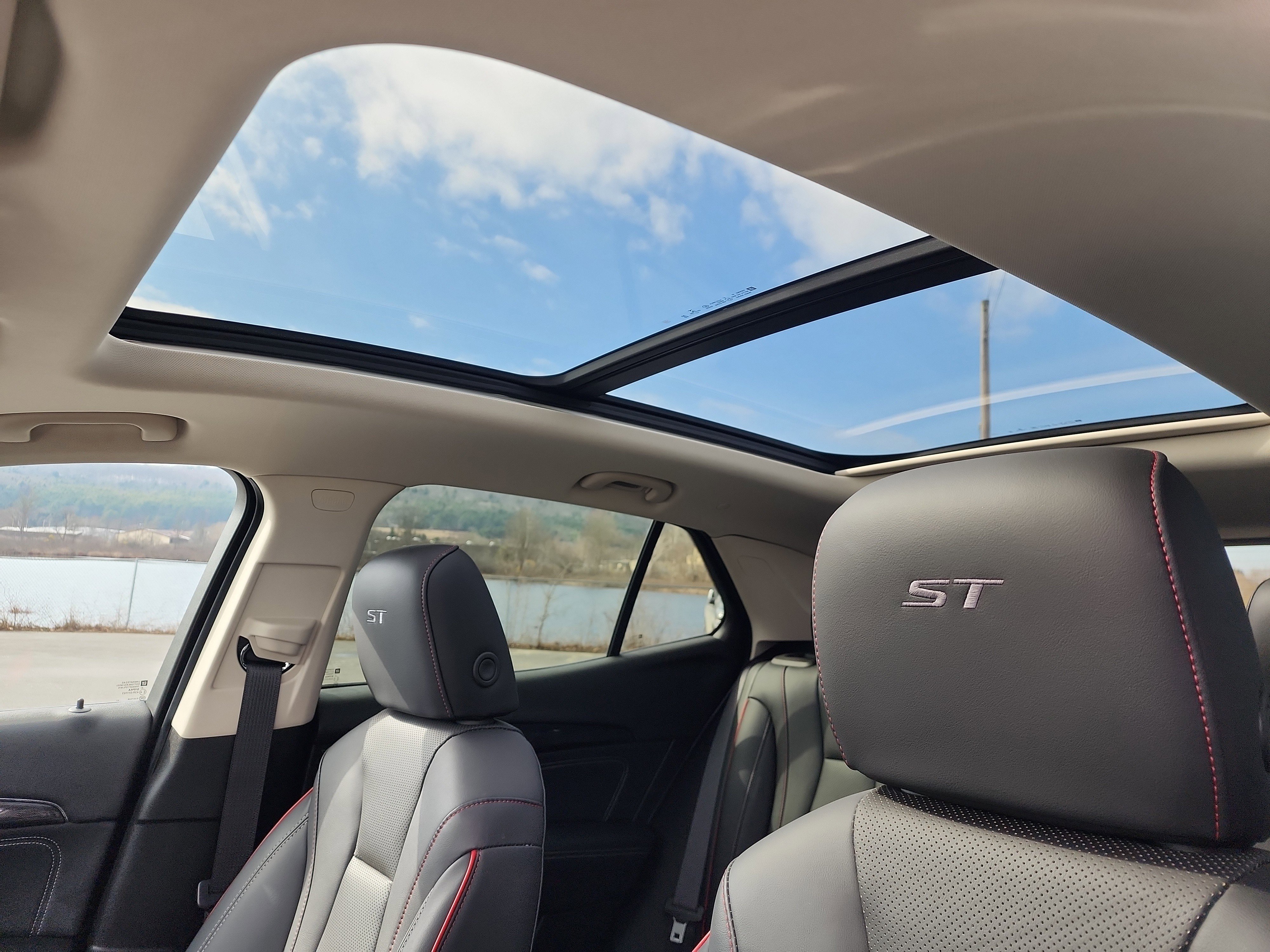 Certified 2023 Buick Envision Essence w/ Sport Touring Package image 25