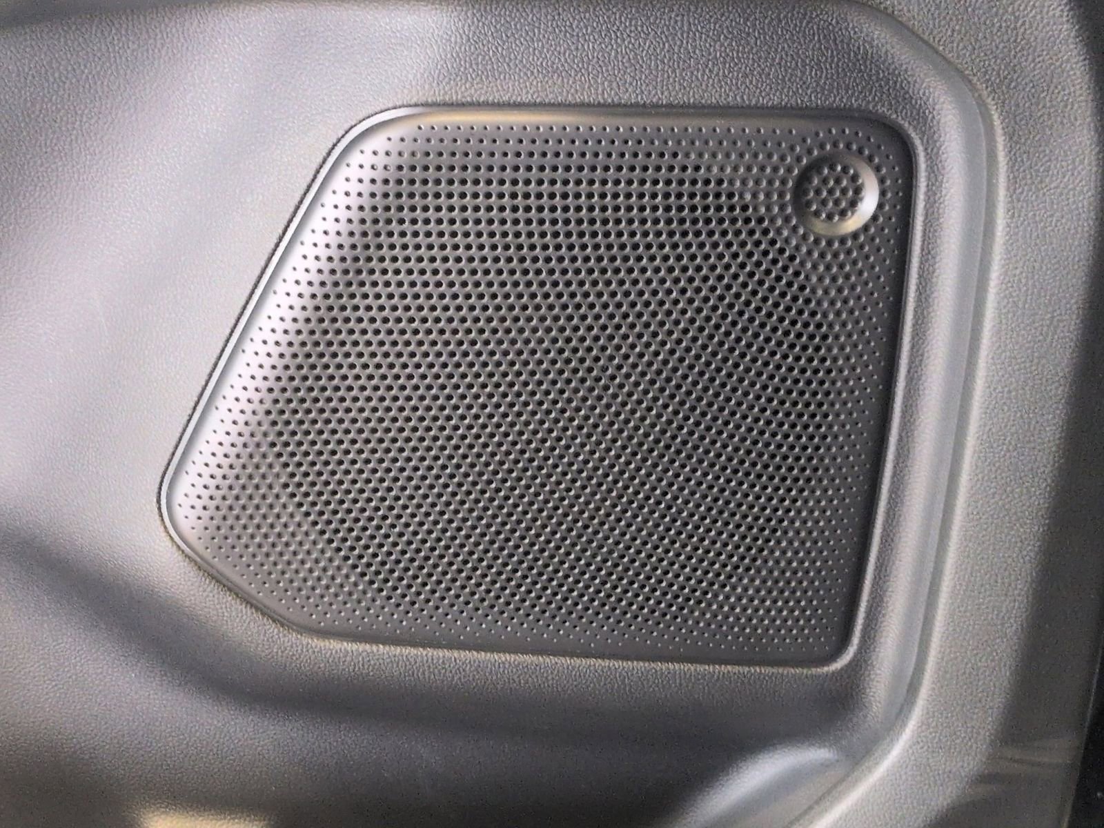 Certified 2025 Ford Escape SE FWD image 33