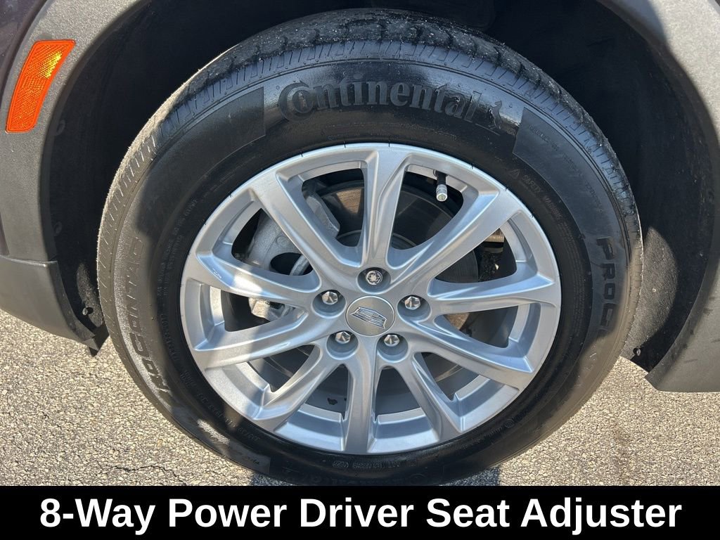 Used 2023 Cadillac XT4 Luxury w/ Cold Weather Package FWD image 18