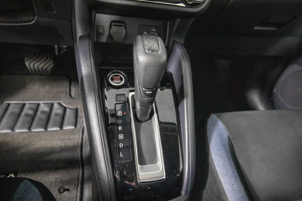 Used 2025 Nissan Versa SV FWD image 25