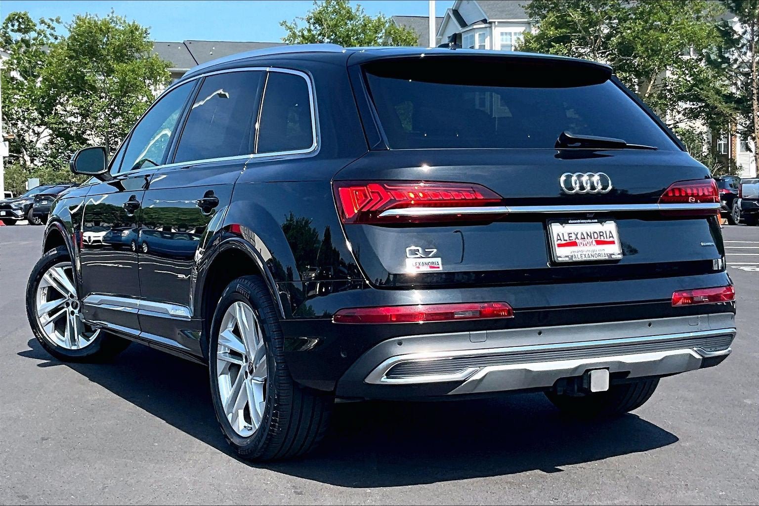 Used 2023 Audi Q7 2.0T Premium w/ Convenience Package AWD/4WD image 10