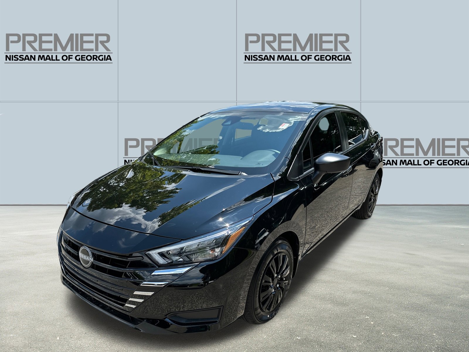 Used 2025 Nissan Versa S w/ Trunk Package