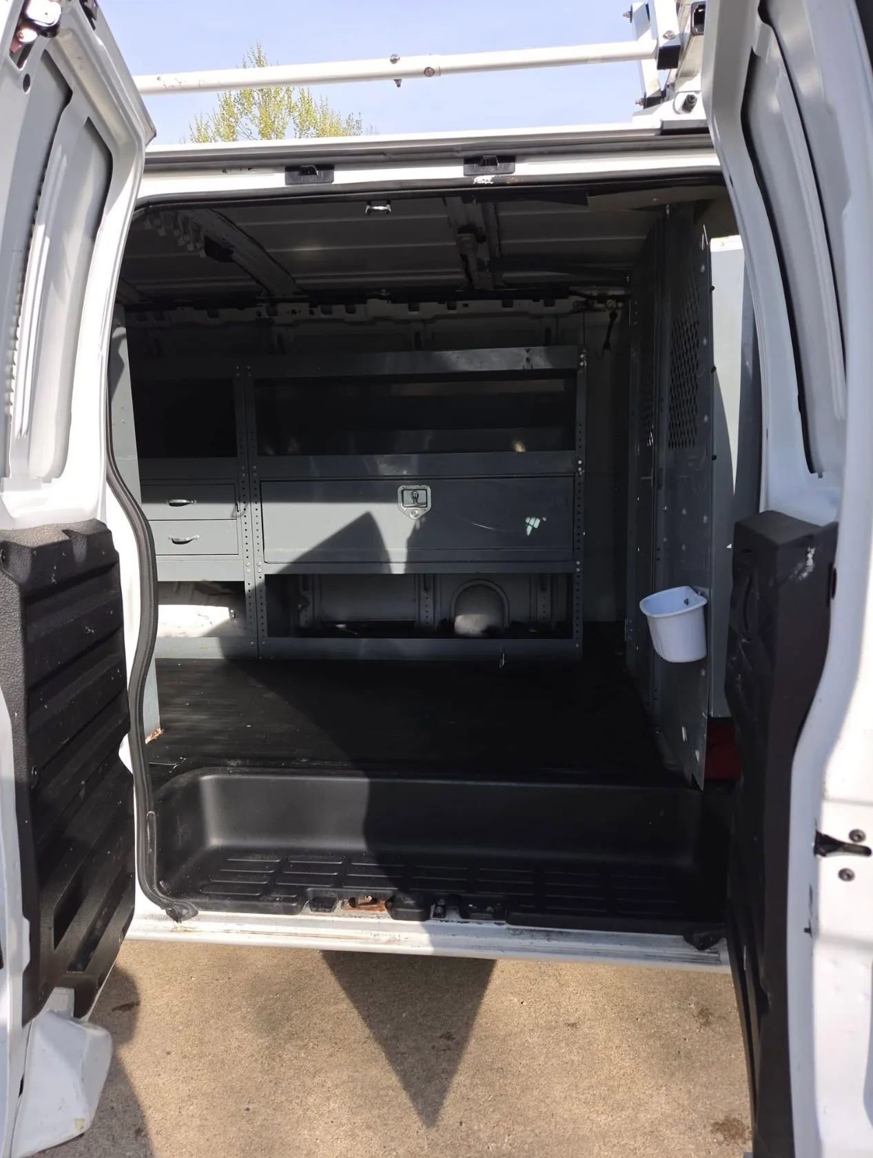 Used 2021 Chevrolet Express 2500 w/ Driver Convenience Package image 10