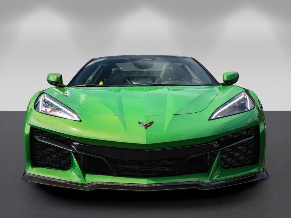 Used 2026 Chevrolet Corvette Z06 w/ Stealth Interior Trim Package RWD image 8