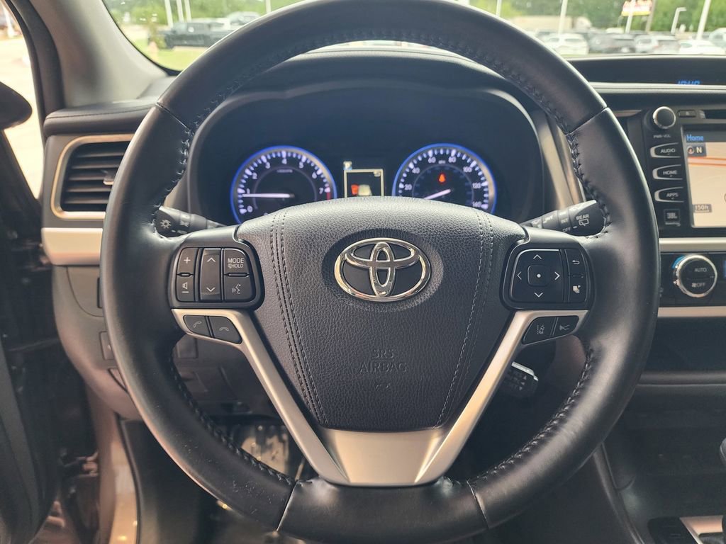 Used 2019 Toyota Highlander Limited FWD image 21