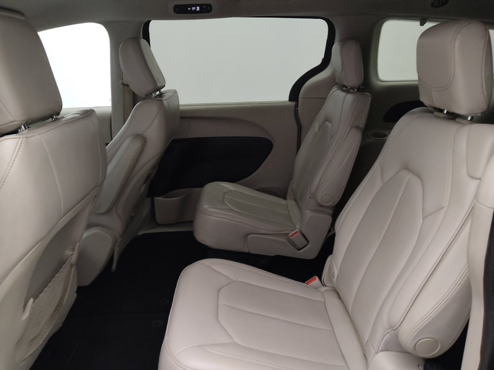 Used 2021 Chrysler Voyager Lxi FWD image 18