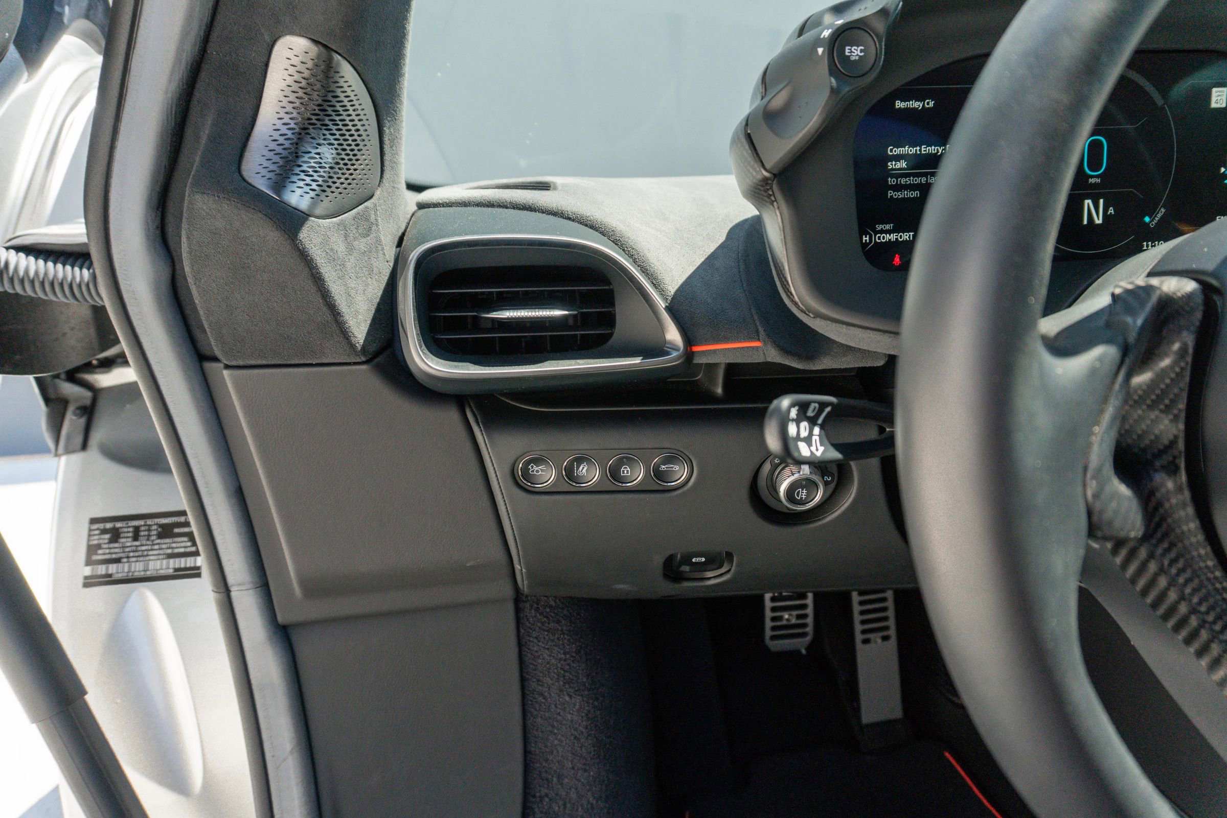 Used 2023 McLaren Artura RWD image 63