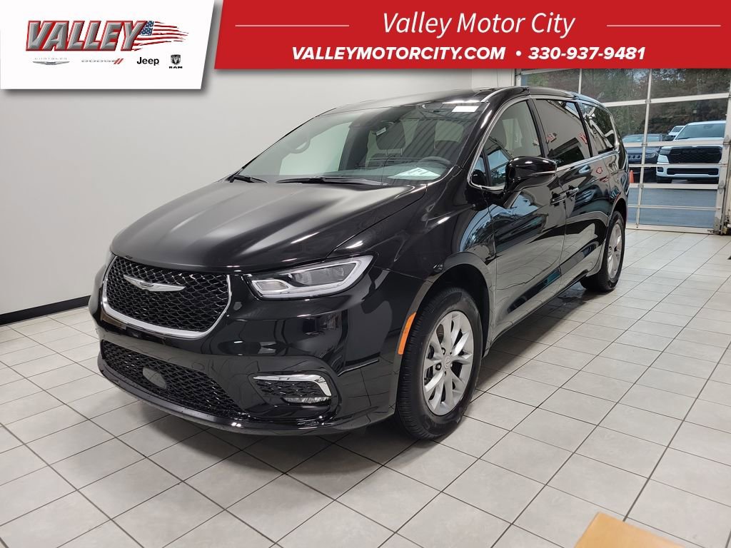 New 2026 Chrysler Pacifica Select