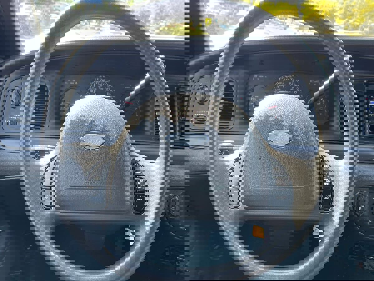 Used 2004 Ford Crown Victoria Police Interceptor RWD image 23