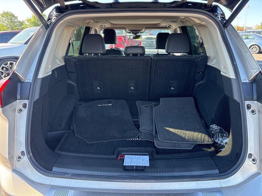 Used 2025 Nissan Rogue SL w/ Tech Package AWD/4WD image 10