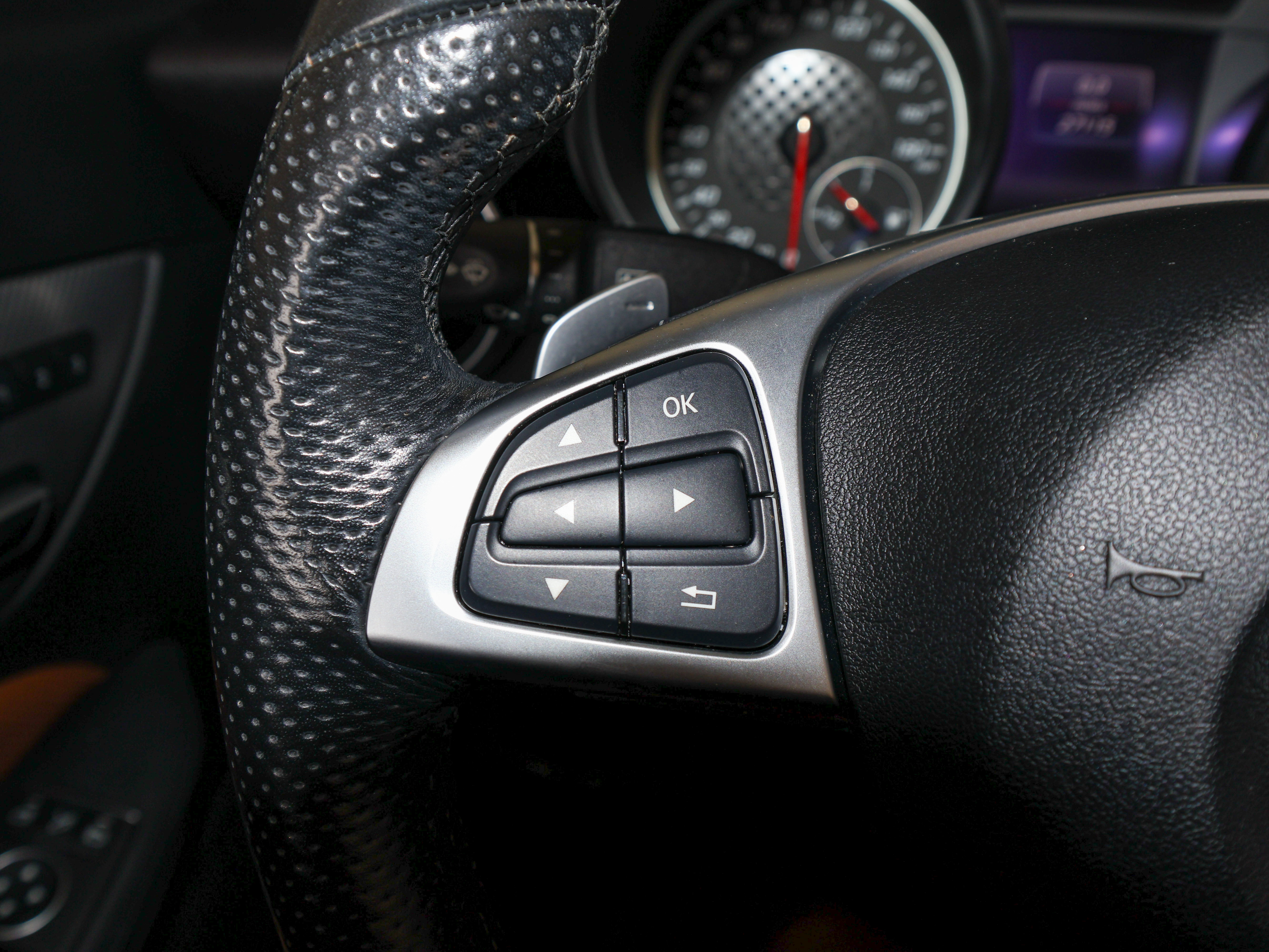 Used 2019 Mercedes-Benz SLC 43 AMG image 30