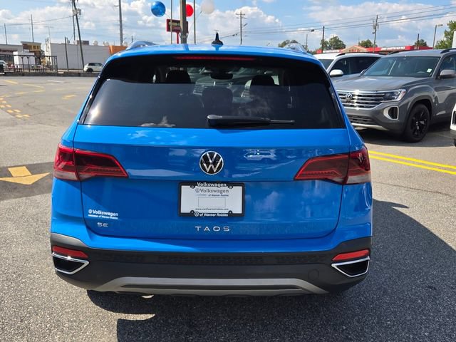 Used 2023 Volkswagen Taos SE w/ Black Wheel Package FWD image 10