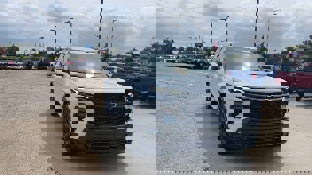 New 2026 Chevrolet Traverse RS w/ LPO, Floor Liner Package image 3