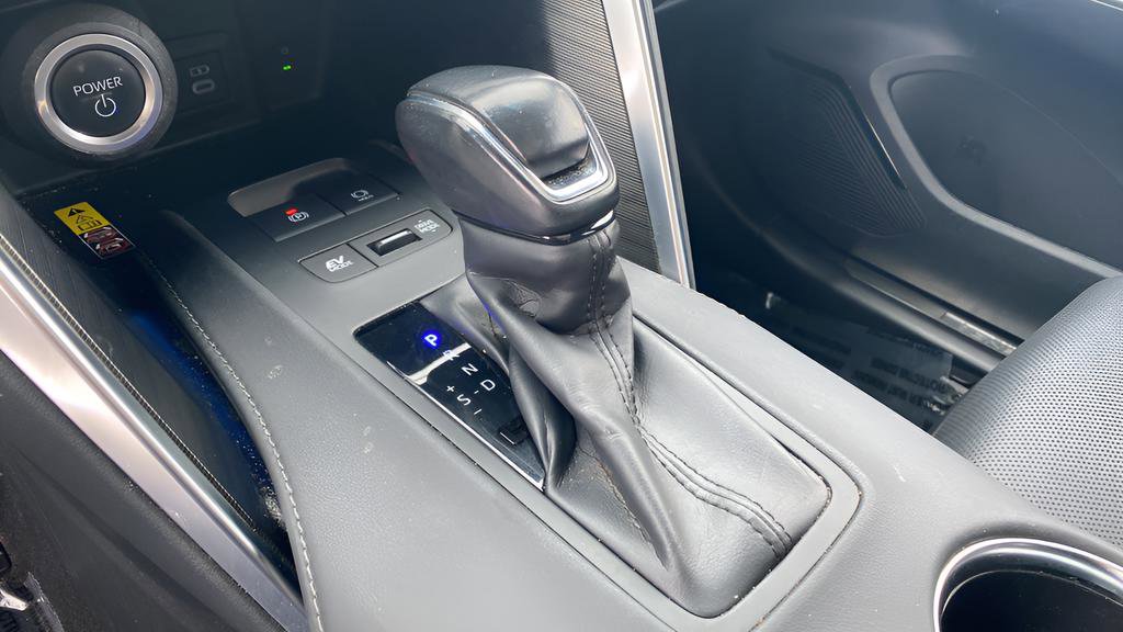 Used 2024 Toyota Venza Limited image 17