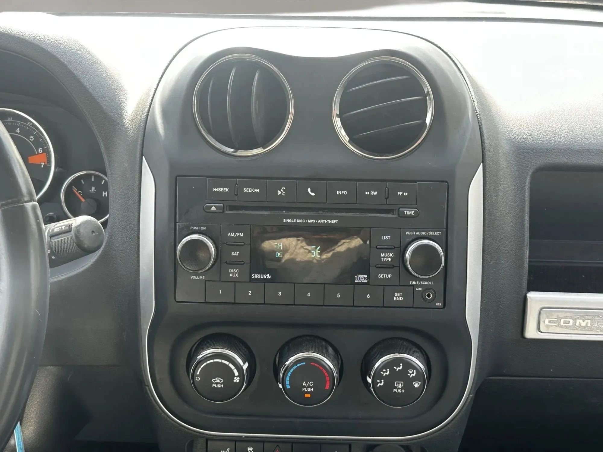 Used 2015 Jeep Compass High Altitude FWD image 24