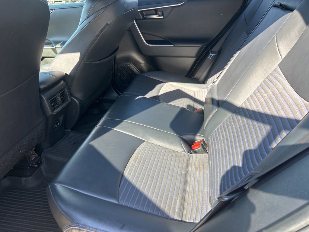 Used 2020 Toyota RAV4 XSE w/ XSE Grade Weather Package AWD/4WD image 15