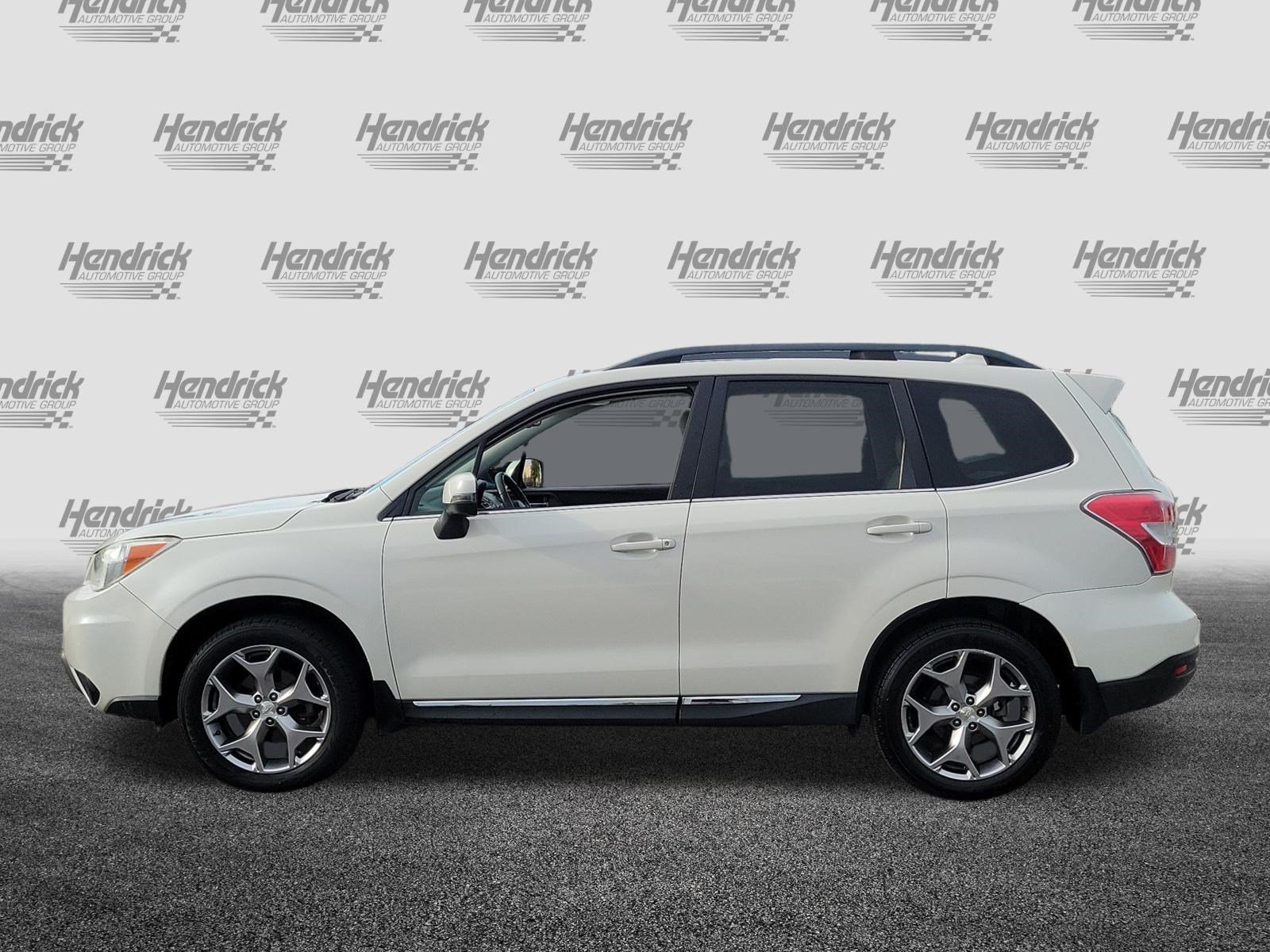 Used 2016 Subaru Forester 2.5i Touring w/ Eyesight & Navigation System AWD/4WD image 4
