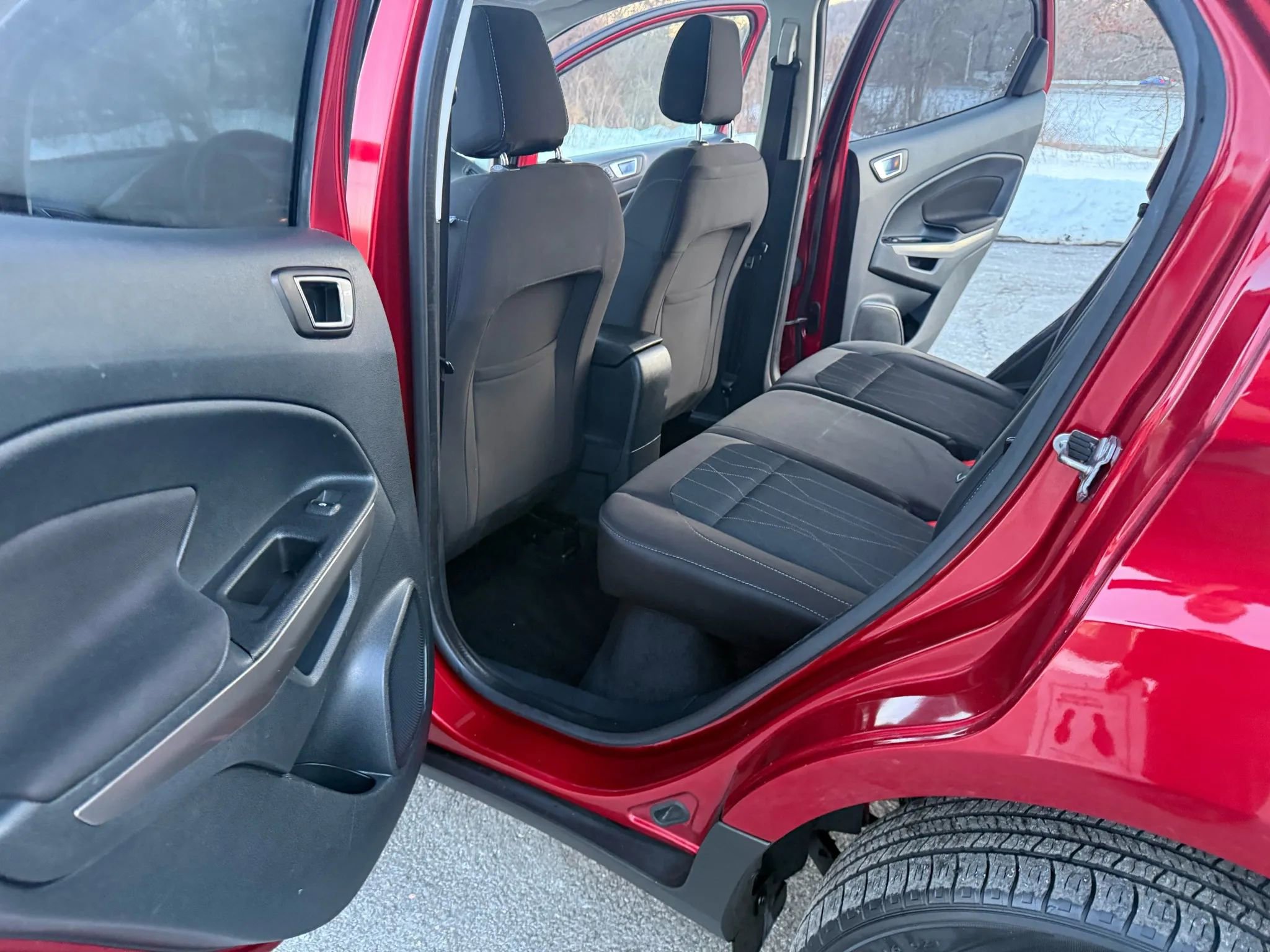 Used 2018 Ford EcoSport SE image 23