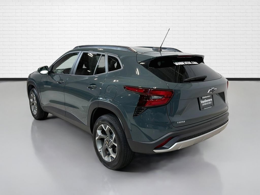Used 2025 Chevrolet Trax LT w/ Driver Confidence Package FWD image 7