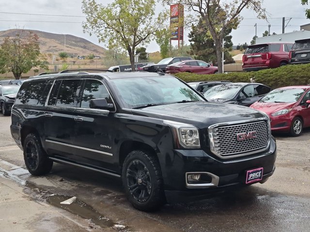 Used 2017 GMC Yukon XL Denali w/ Open Road Package AWD/4WD image 3