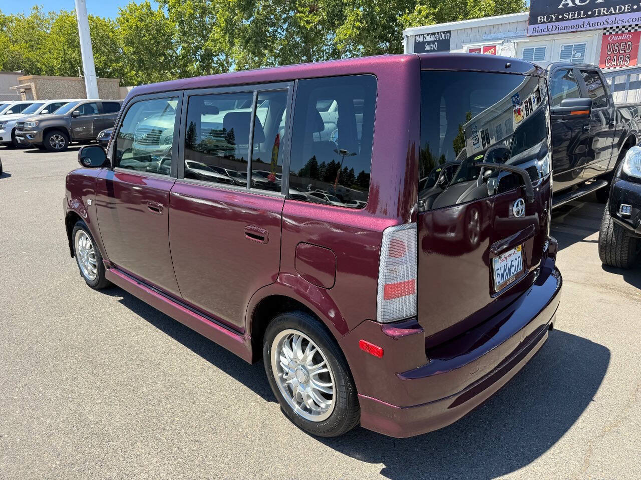 Used 2005 Scion xB FWD image 7