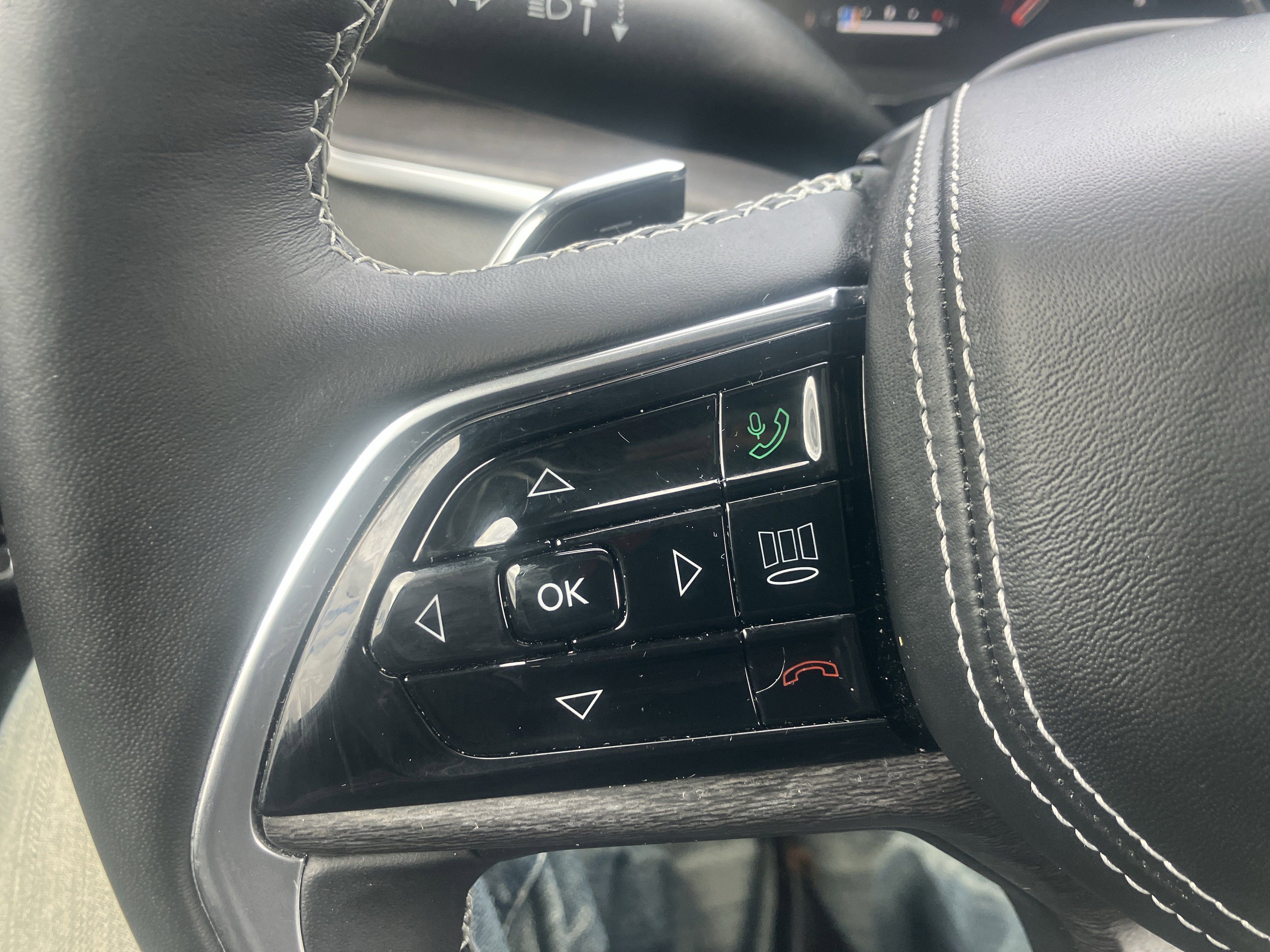 Used 2021 Jeep Grand Cherokee L Overland w/ Luxury Tech Group IV image 32