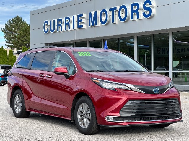 Used 2022 Toyota Sienna XLE FWD image 1
