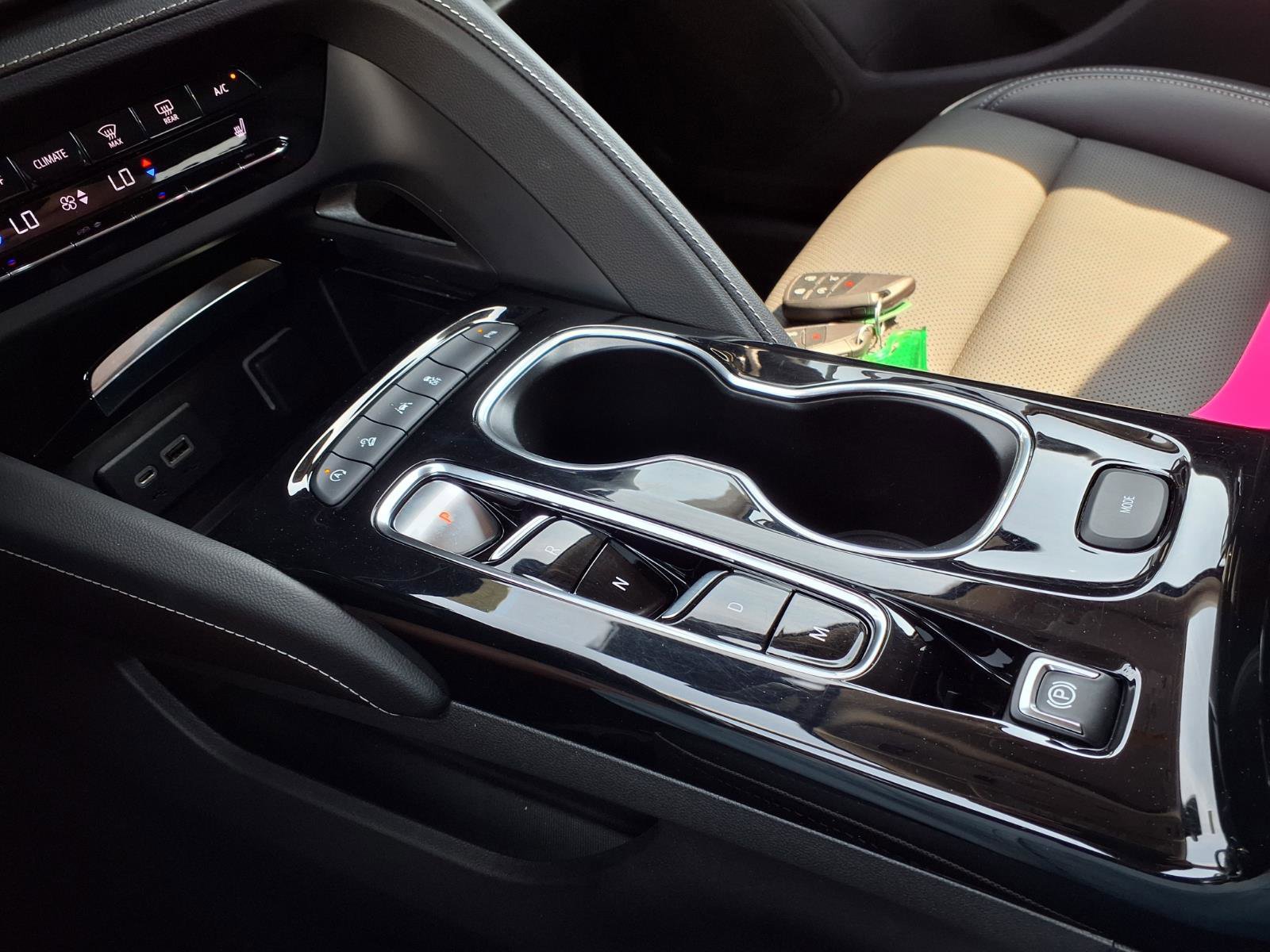 Used 2023 Buick Envision Essence image 11