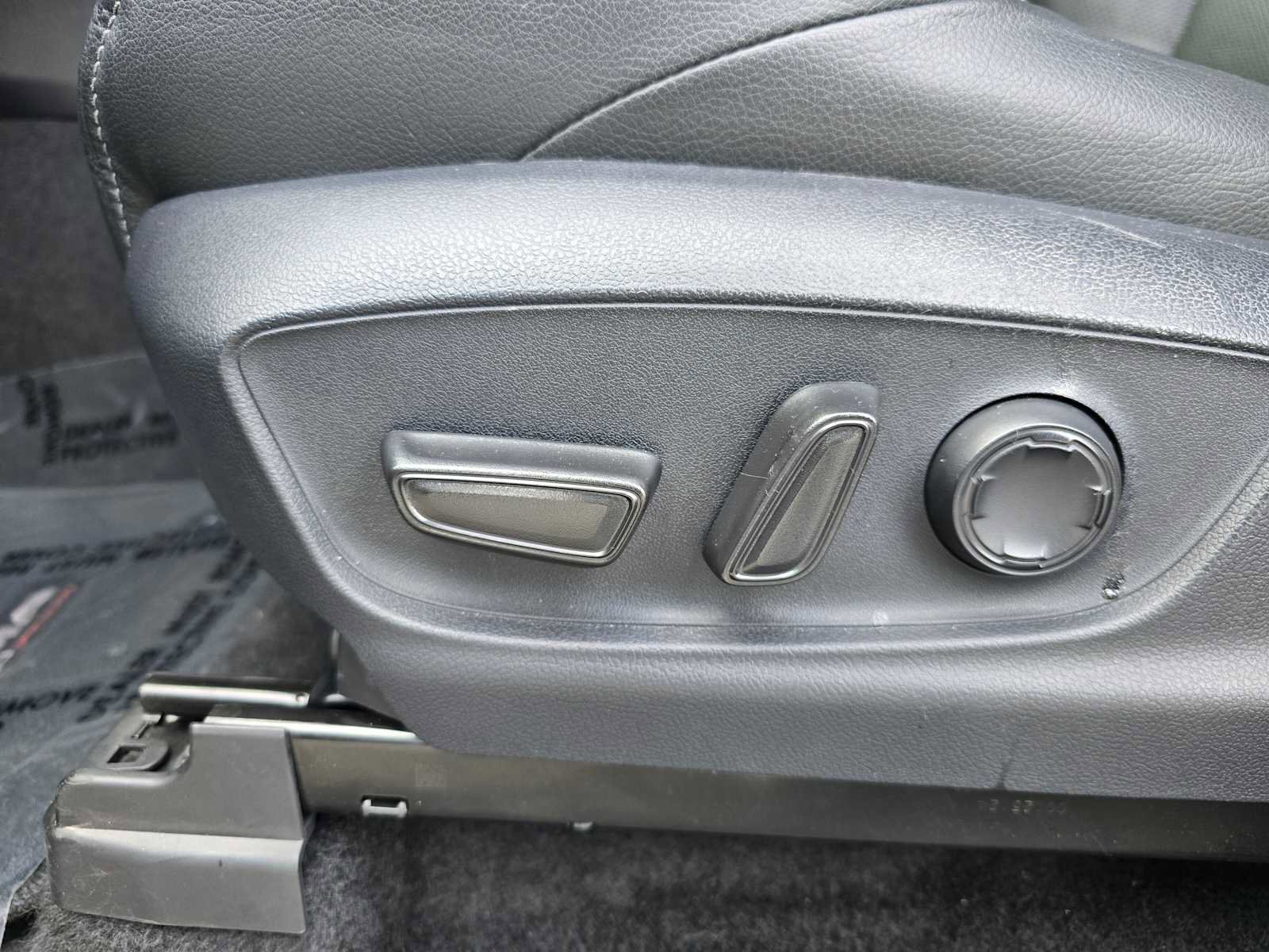 Used 2025 Toyota Tacoma TRD Off-Road w/ TRD Off Road Premium Package image 23