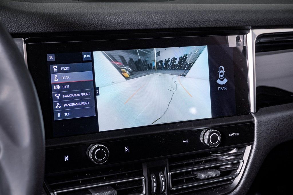 Certified 2025 Porsche Macan image 23