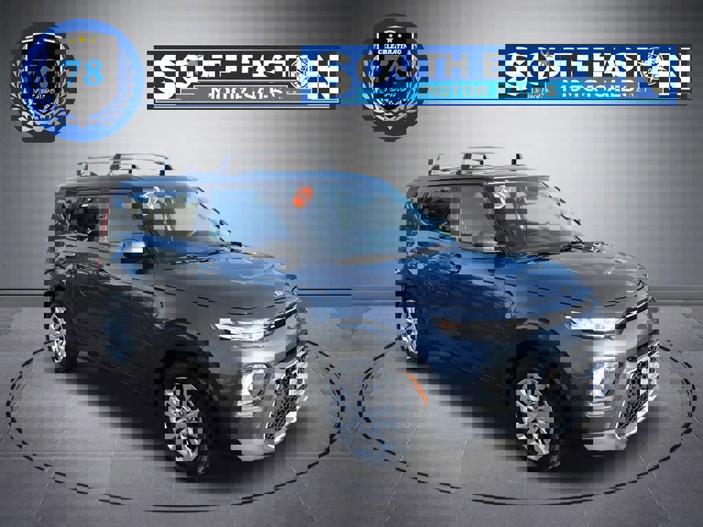 Used 2021 Kia Soul LX image 2