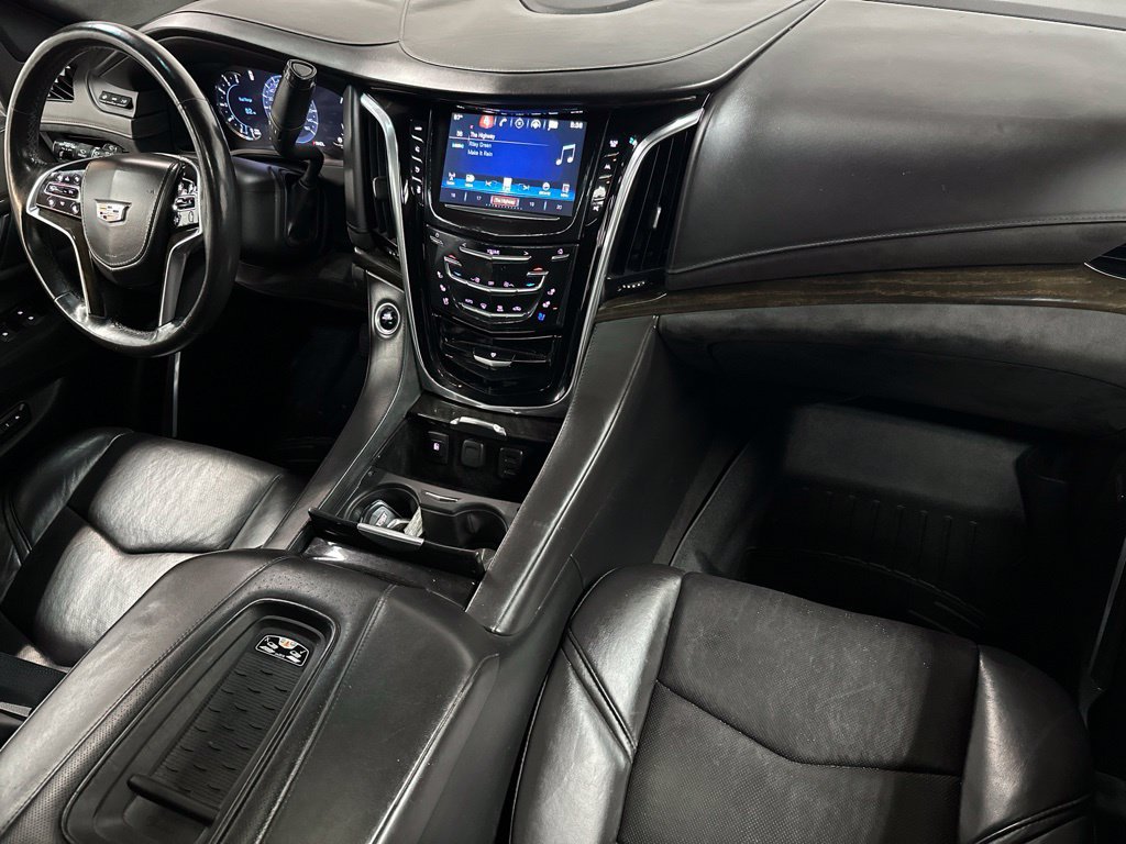 Used 2017 Cadillac Escalade ESV Platinum AWD/4WD image 11