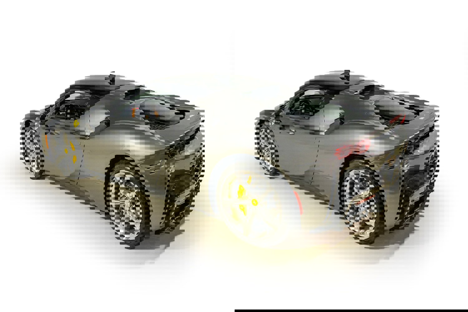 Used 2022 Ferrari SF90 Stradale image 4