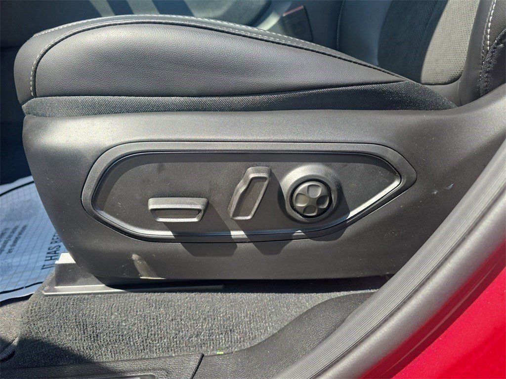 New 2025 Jeep Grand Cherokee L Altitude image 13