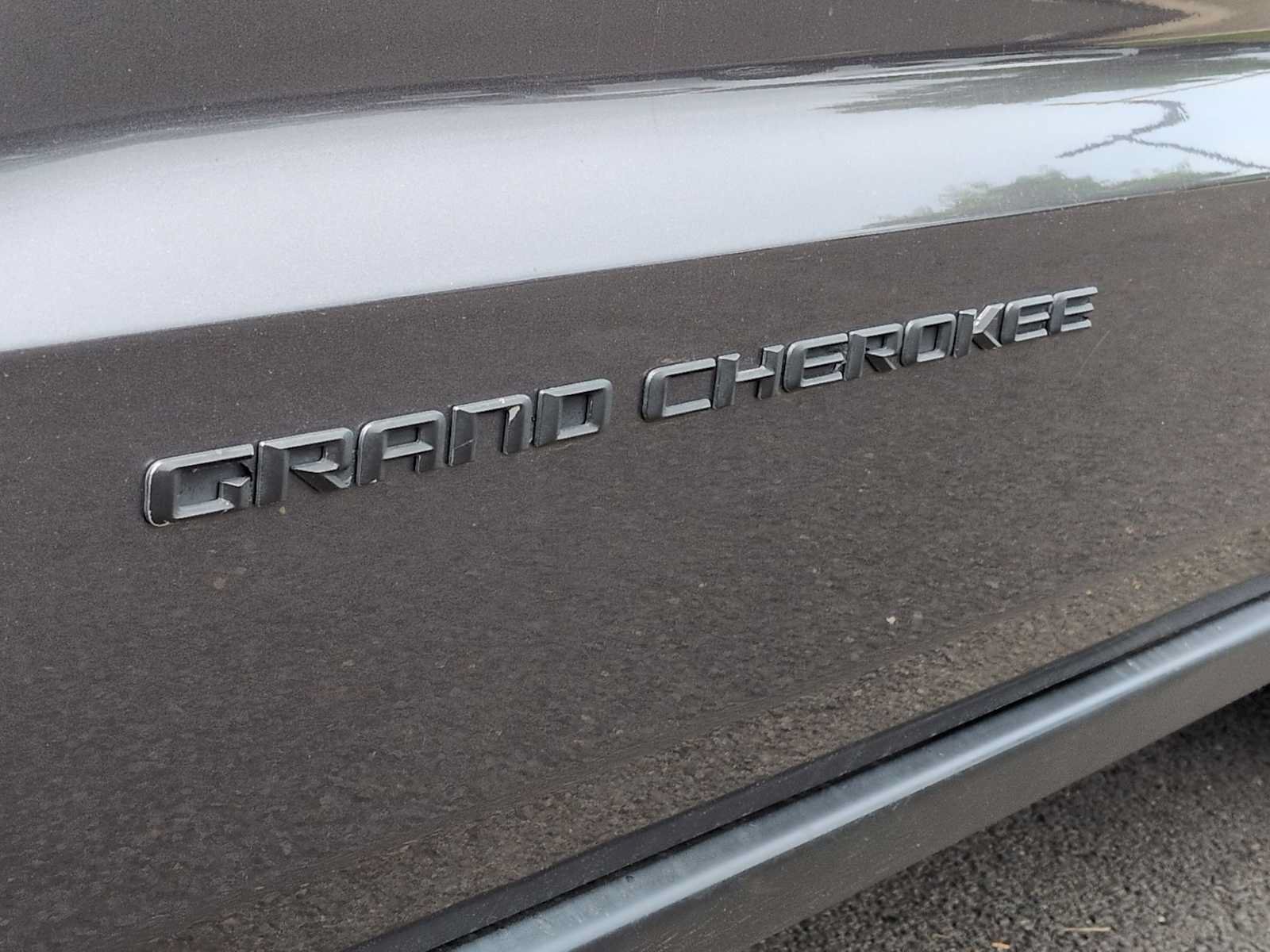Used 2015 Jeep Grand Cherokee Limited AWD/4WD image 13