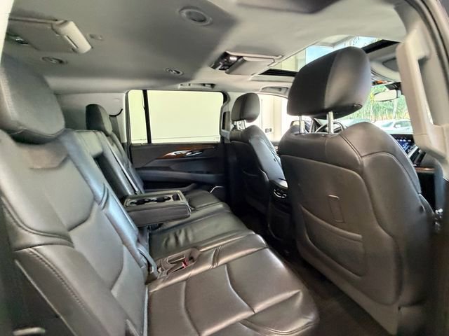 Used 2018 Cadillac Escalade ESV Luxury RWD image 12