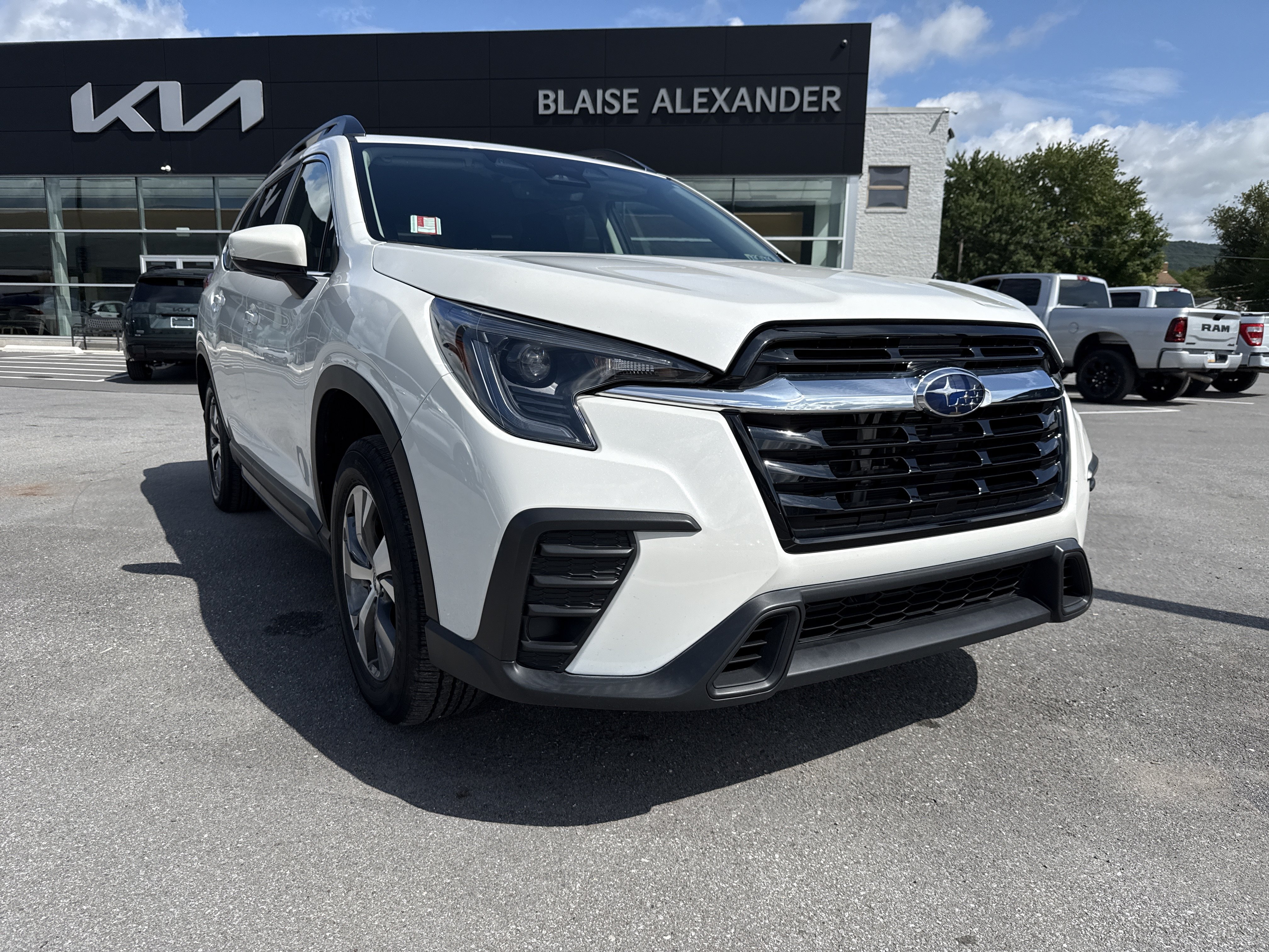 Used 2024 Subaru Ascent Premium w/ Convenience Package