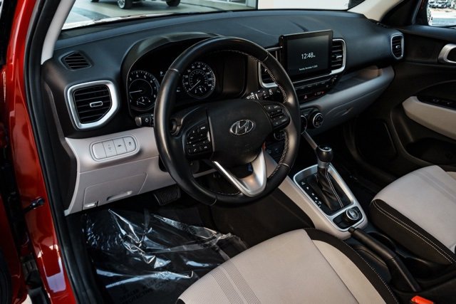 Certified 2021 Hyundai Venue SEL image 8