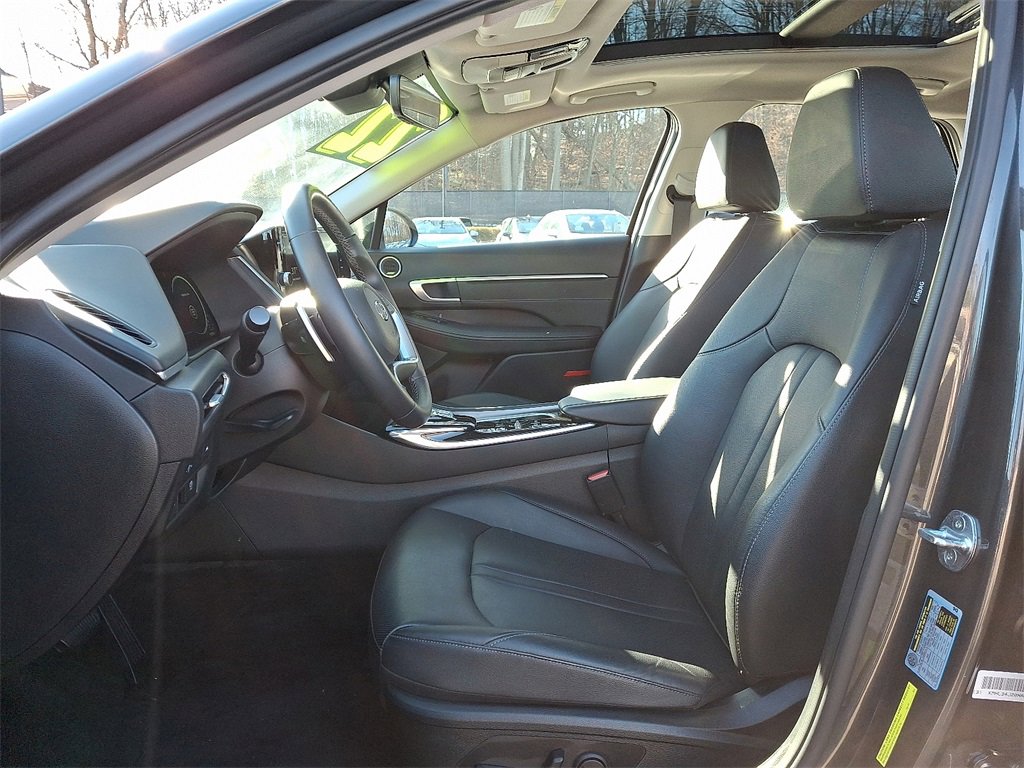 Used 2022 Hyundai Sonata Limited w/ Preferred Accessory Package image 14
