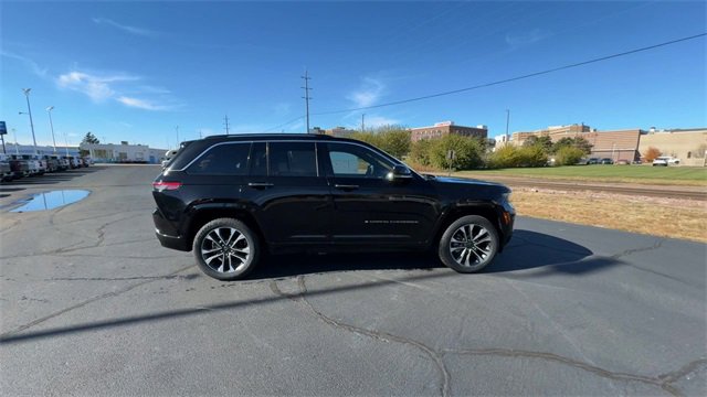 Used 2023 Jeep Grand Cherokee Overland image 9